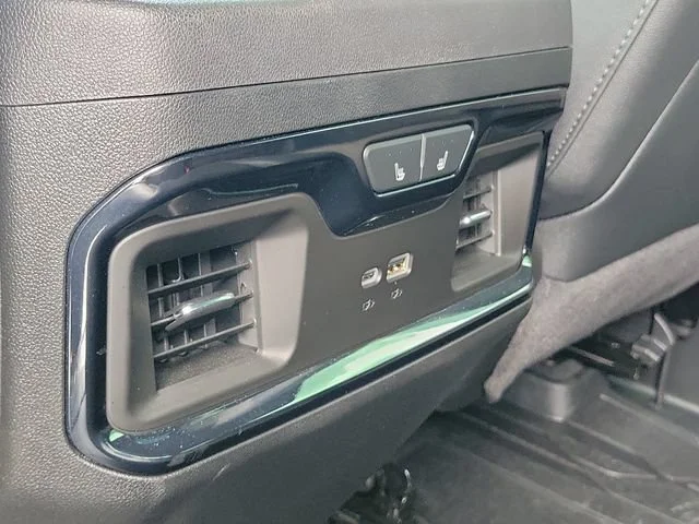 2025 Chevrolet Silverado 2500HD ZR2 - Photo 22
