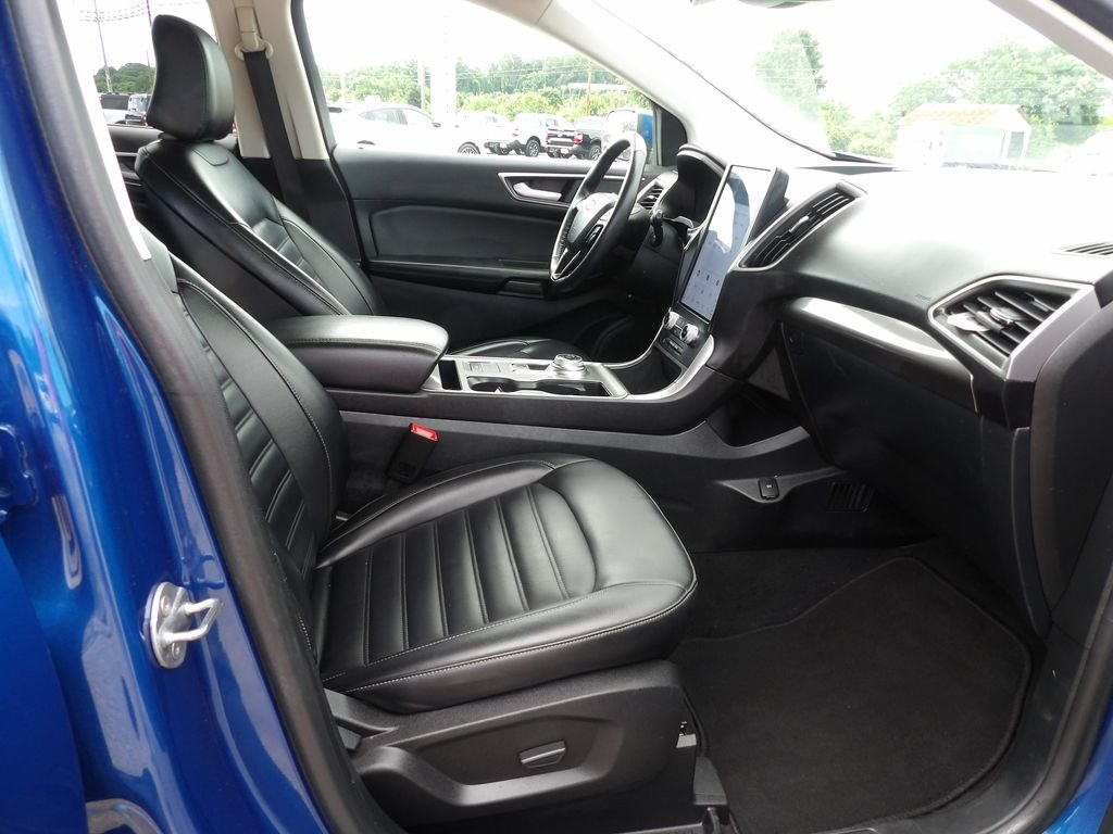 Used 2024 Blue Metallic Ford SEL image 9
