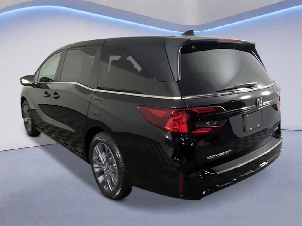 New 2026 Crystal Black Pearl Honda Touring image 3