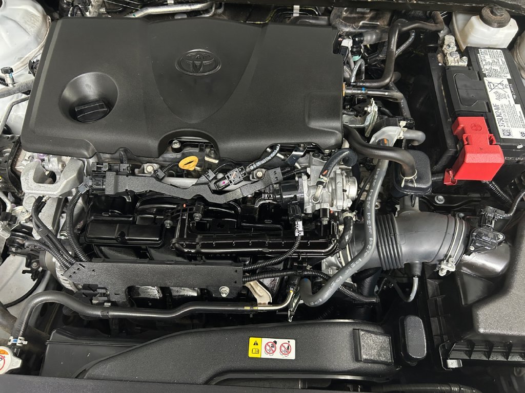 Used 2023 White Toyota SE image 19