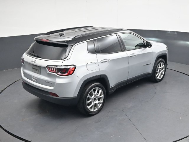 Used 2025 Silver Jeep Limited image 25