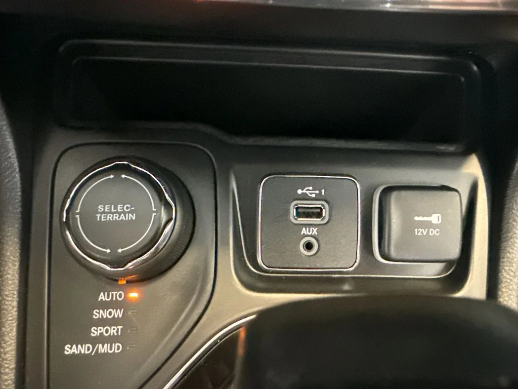 Used 2019 Black Jeep Limited image 18