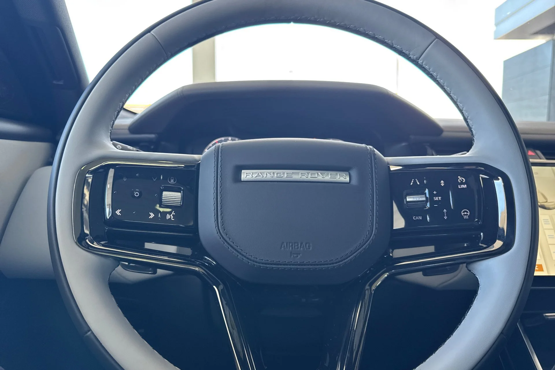 New 2026 Giola Green Land Rover Belgravia Edition image 25