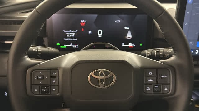 Used 2026 Wind Chill Pearl w/Black Roof Toyota XSE image 17