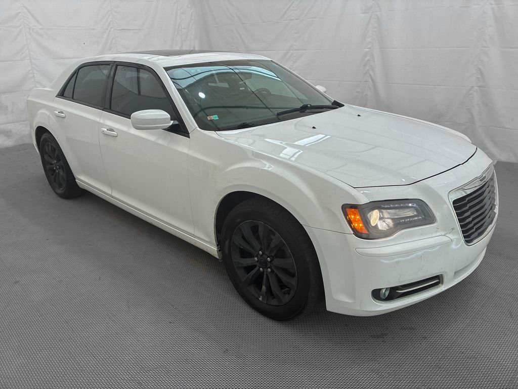Used 2014 White Chrysler S image 8