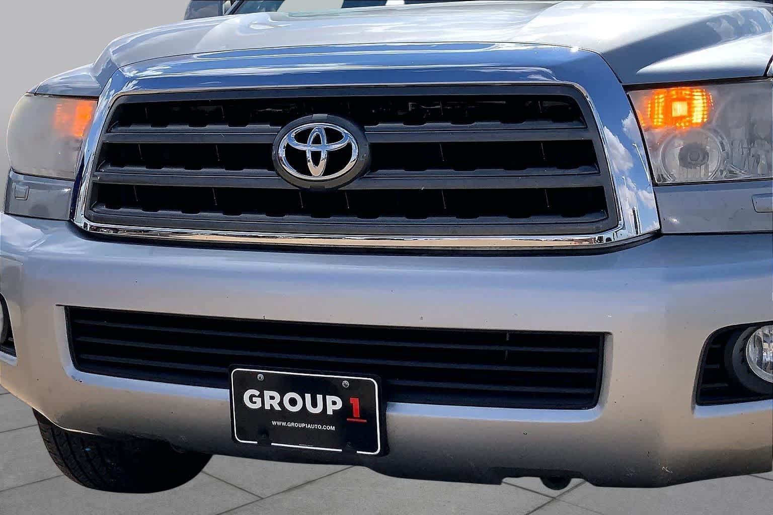 Used 2017 Silver Sky Metallic Toyota SR5 image 30