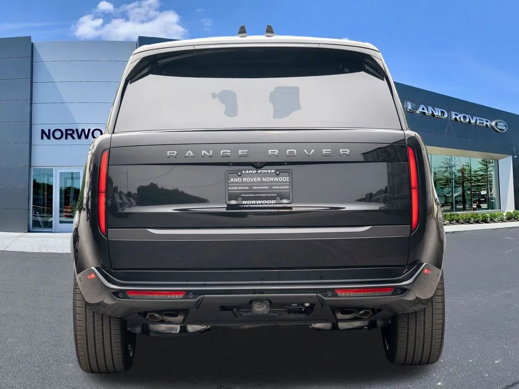New 2026 Santorini Black Land Rover SE image 5