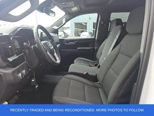 Used 2023 White GMC Elevation image 3