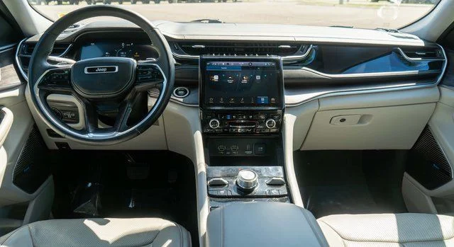 Used 2022 Black Jeep Overland image 16