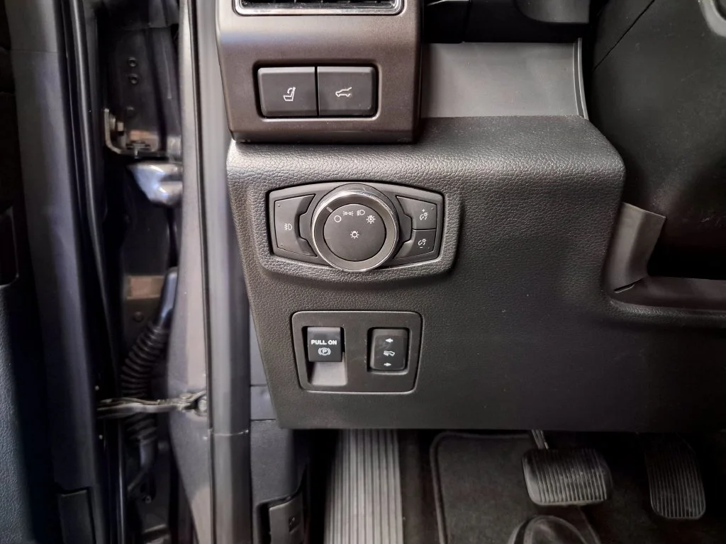 Used 2021 Magnetic Ford Limited image 24