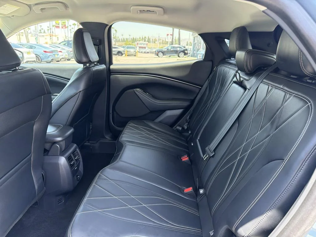 Used 2023 Vapor Blue Metallic Ford Select image 25