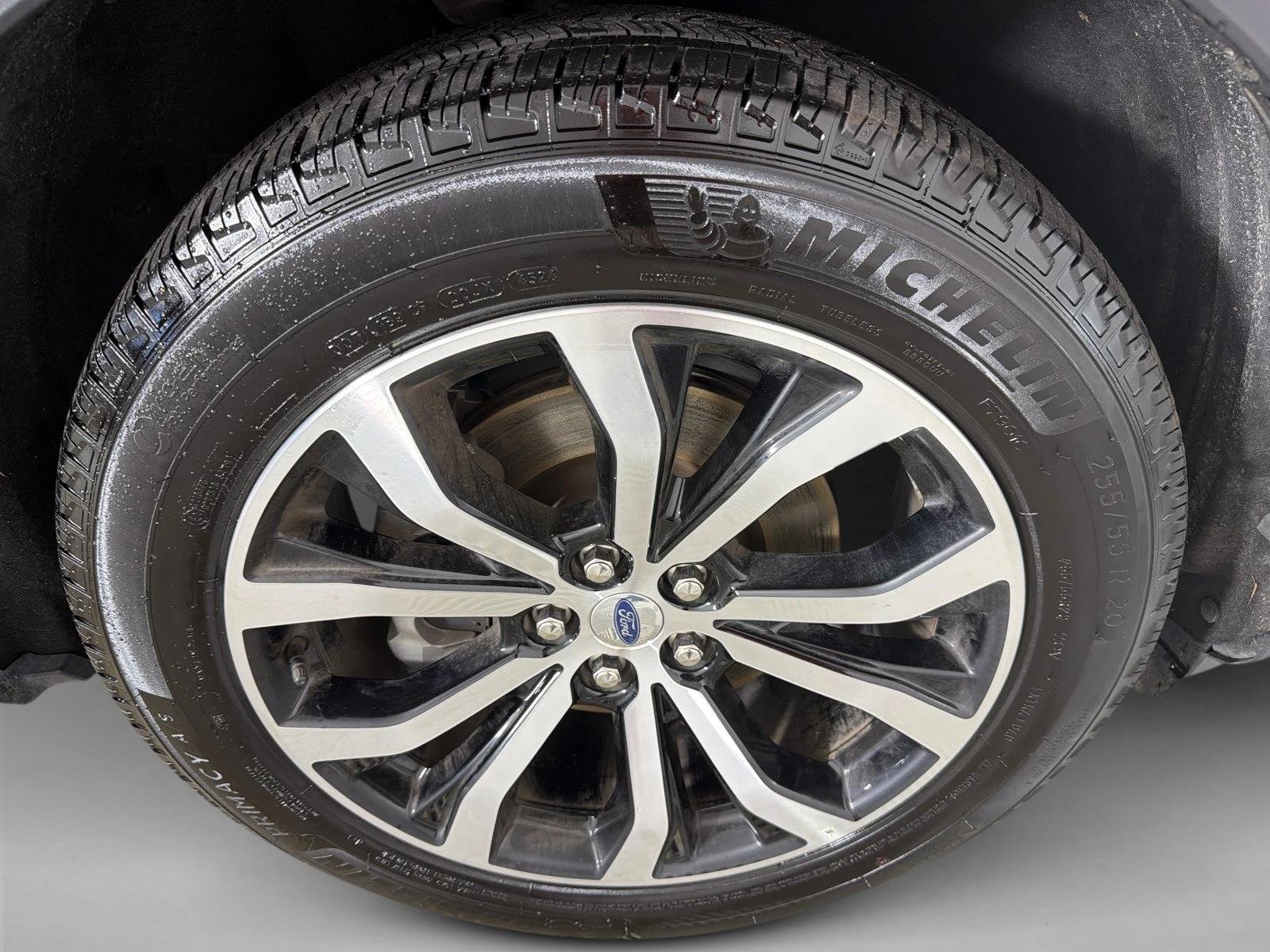 Used 2025 Agate Black Metallic Ford ST-Line image 13