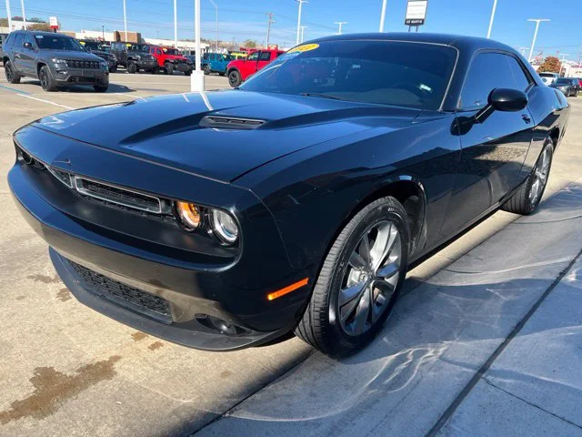 Used 2021 Black Dodge SXT image 7