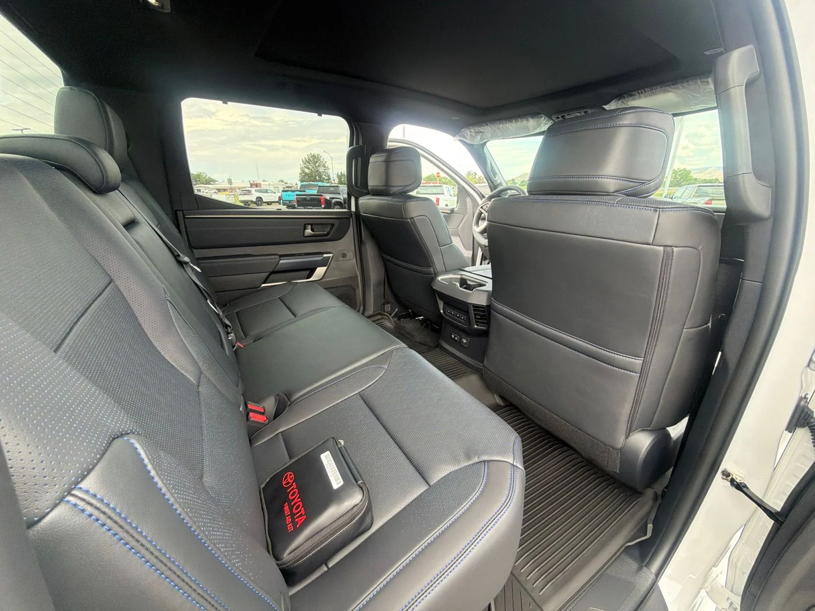 New 2026 Wind Chill Pearl Toyota Platinum image 33