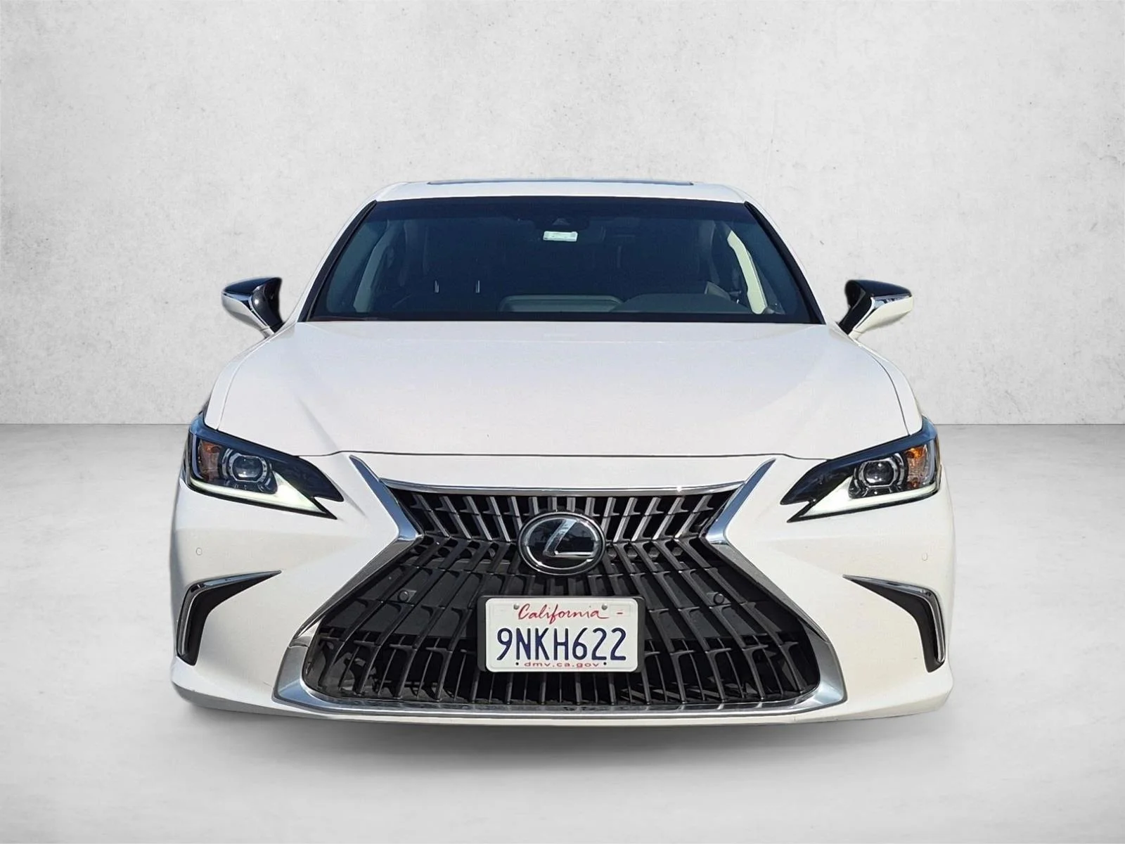 Used 2024 Eminent White Pearl Lexus ES 300h image 3