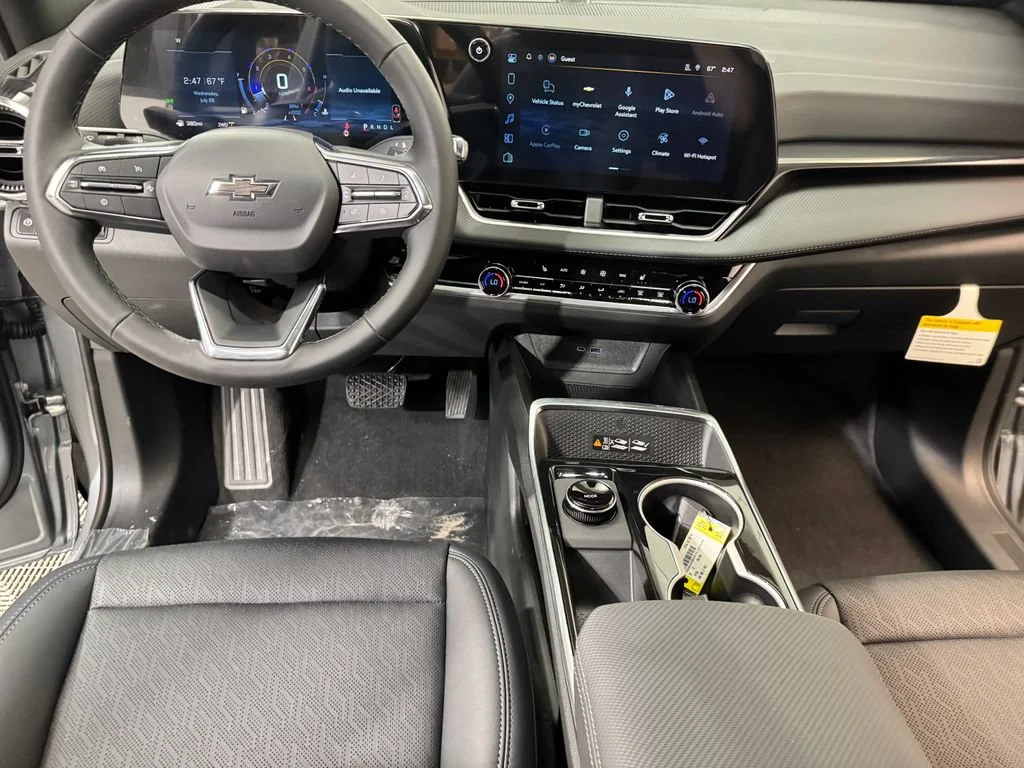 2027 Chevrolet Equinox LT - Photo 10