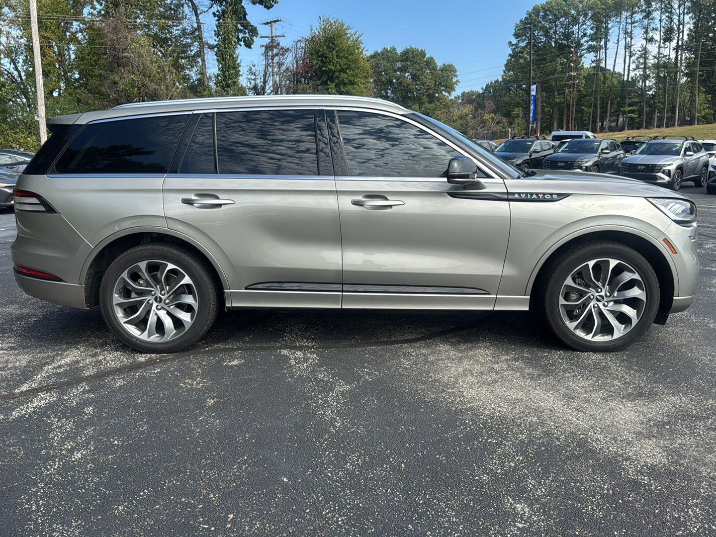 Used 2023 Jewel Sandstone Metallic Premium Colorant Lincoln Grand Touring image 2
