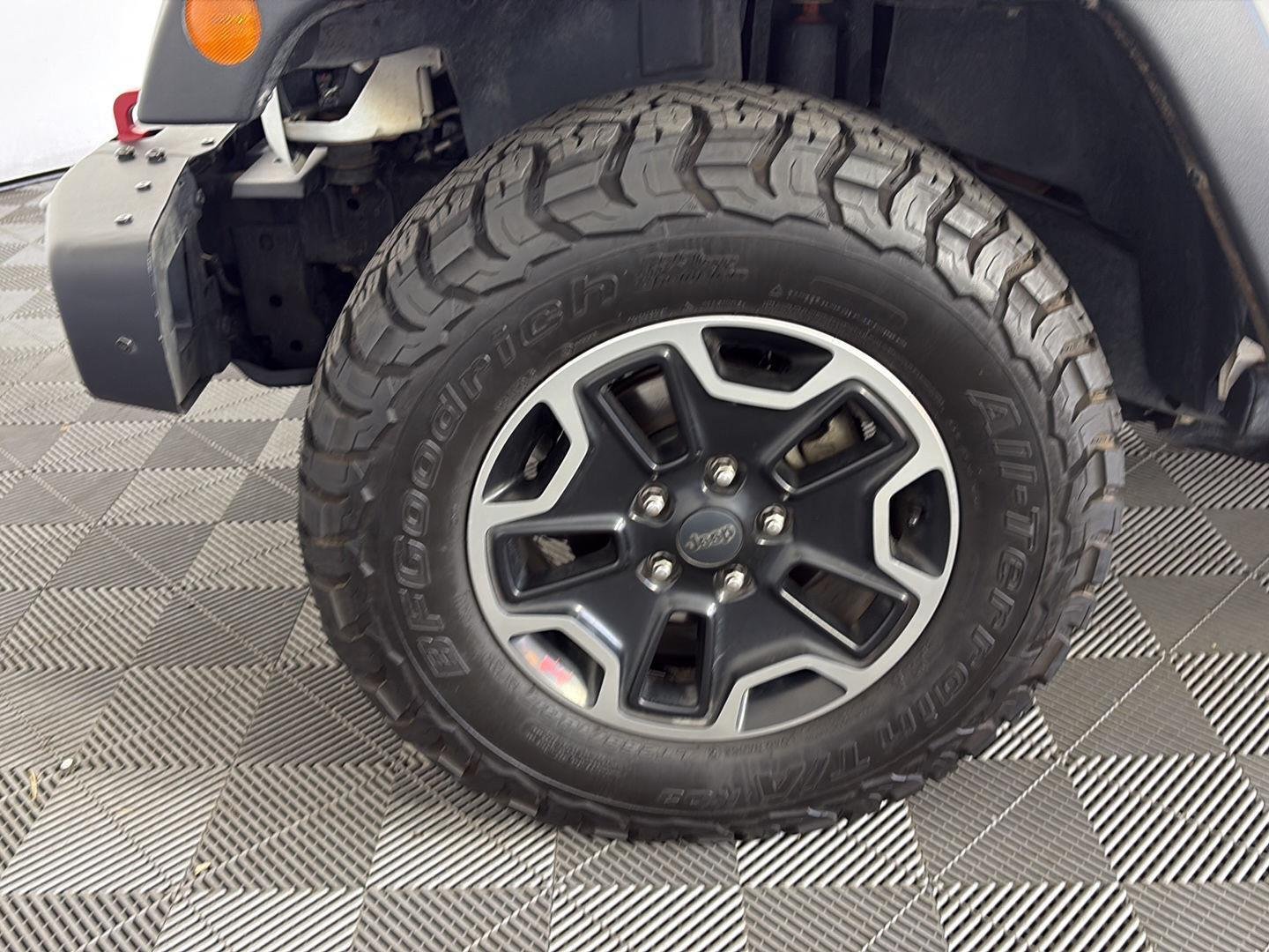Used 2017 Bright White Clearcoat Jeep Rubicon Hard Rock image 14