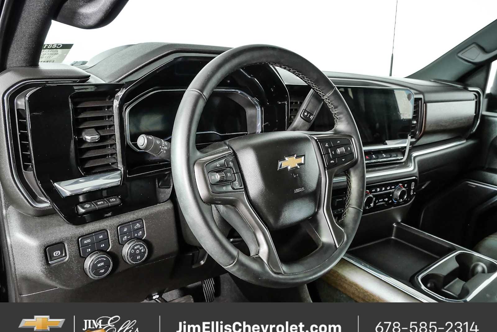 Used 2025 Black Chevrolet High Country image 4