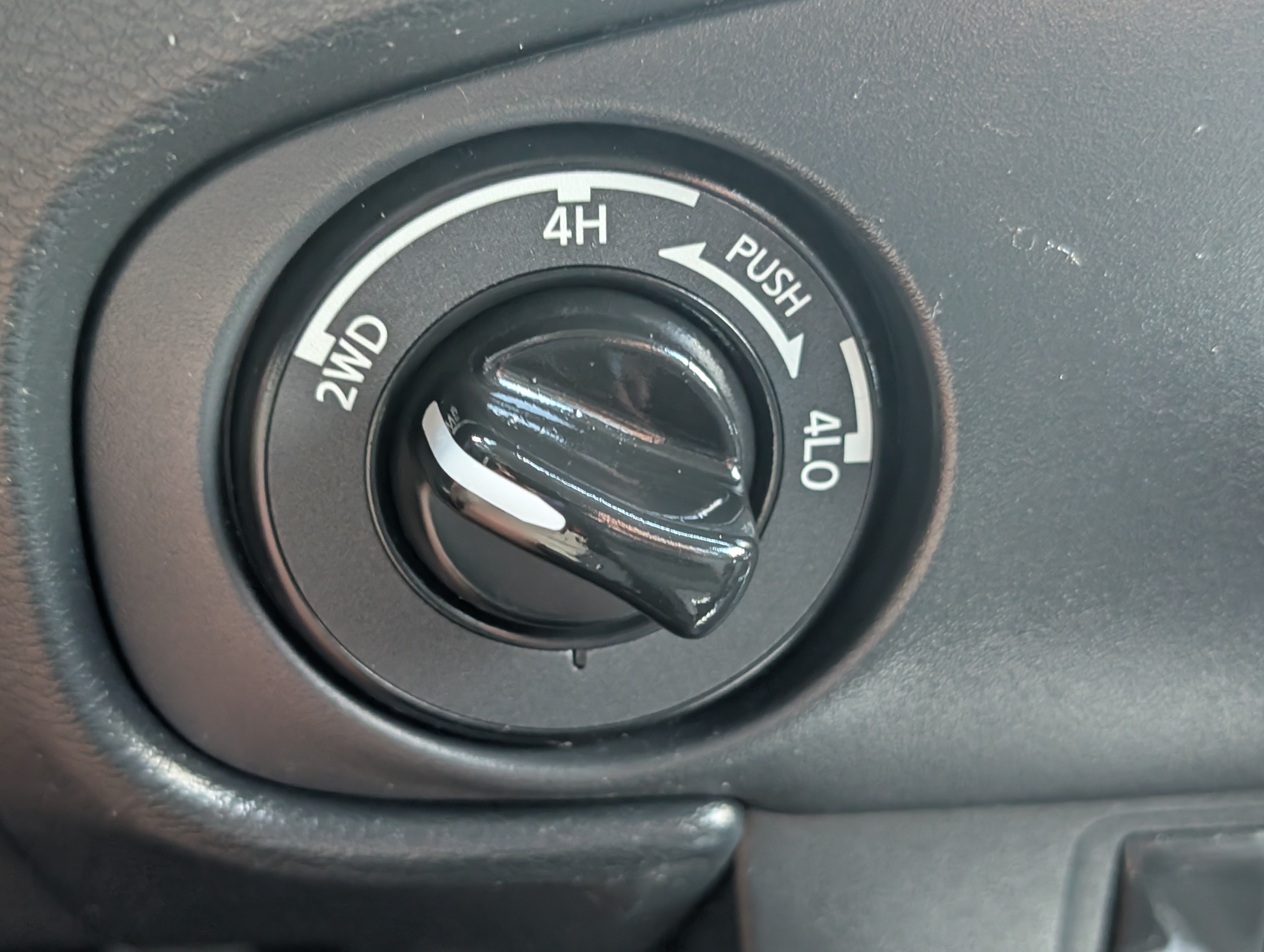 Used 2023 Glacier White Nissan SV image 18