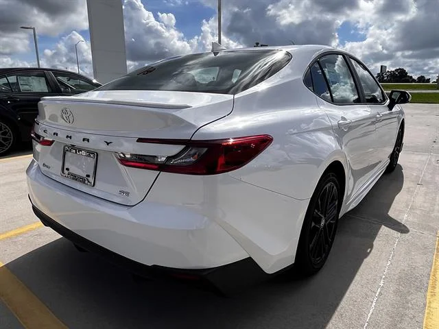 New 2026 Ice Cap Toyota SE image 2