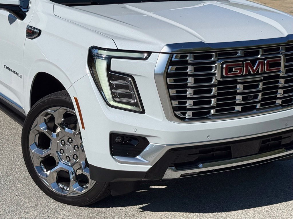 2026 GMC Yukon XL Denali - Photo 6