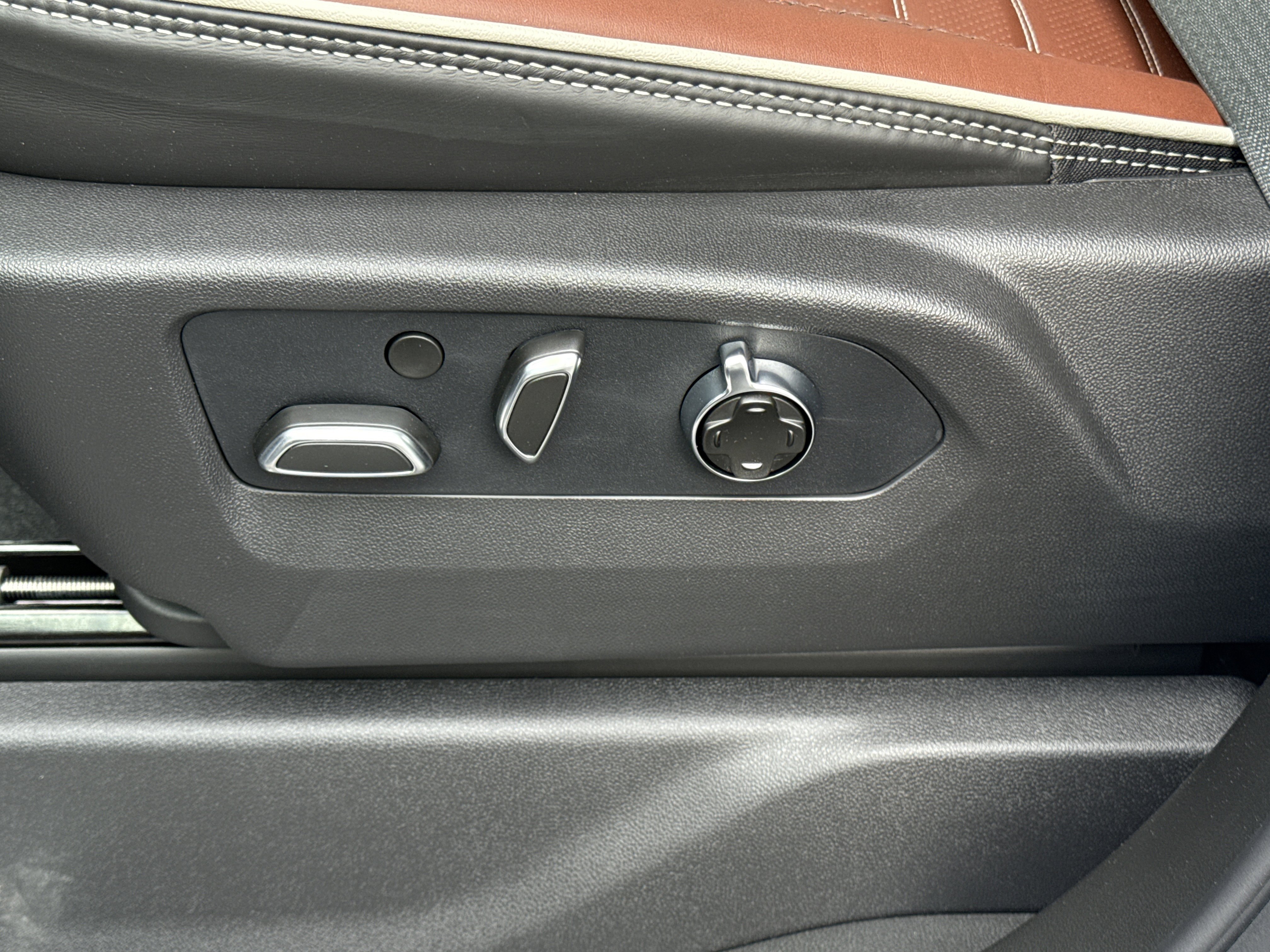2026 GMC Sierra 1500 Denali Ultimate - Photo 17