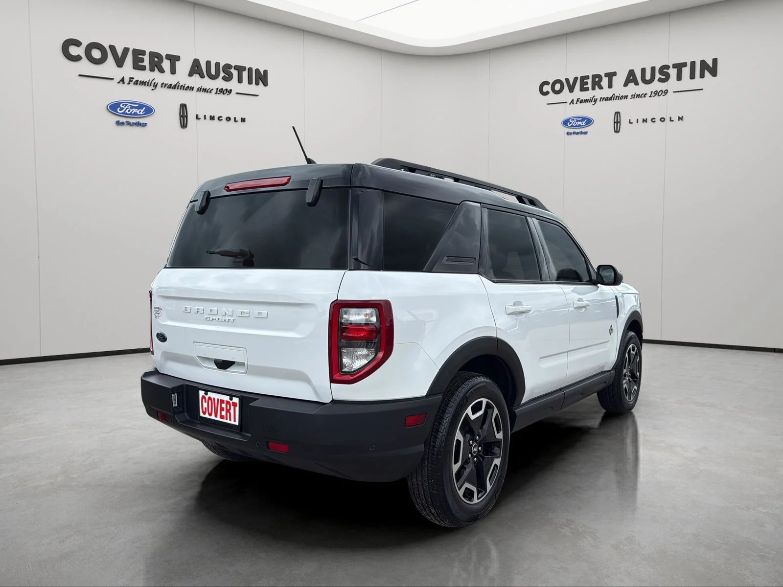 Used 2024 White Ford Outer Banks image 5