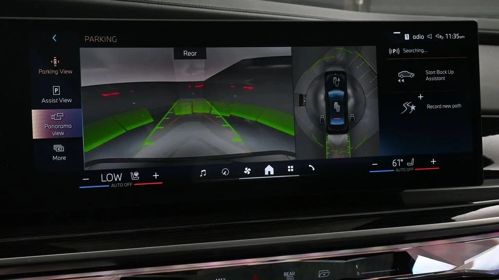 2025 BMW i7 50 - Photo 22