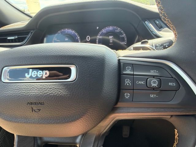 New 2026 Diamond Black Crystal Pearl-Coat Exterior Paint Jeep  image 22