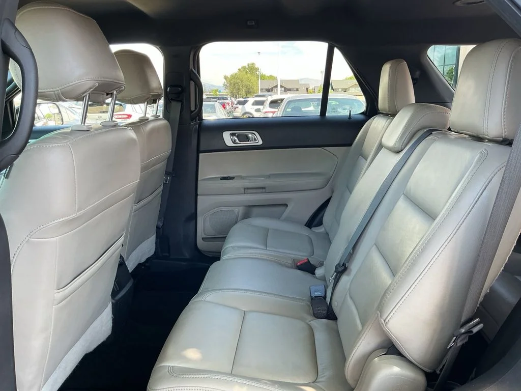 Used 2015 Red Ford XLT image 22