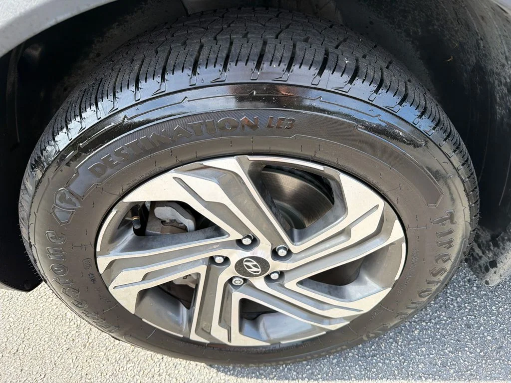 Used 2022 Gray Hyundai SEL image 11