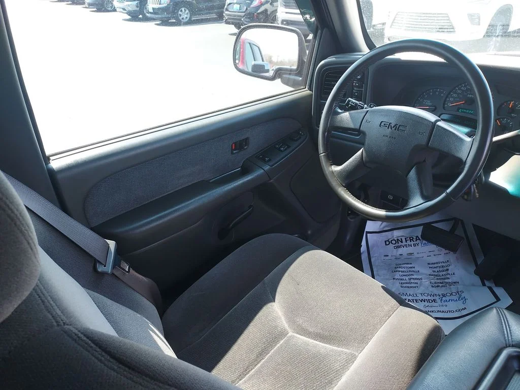 Used 2003 Gray GMC SLE image 15