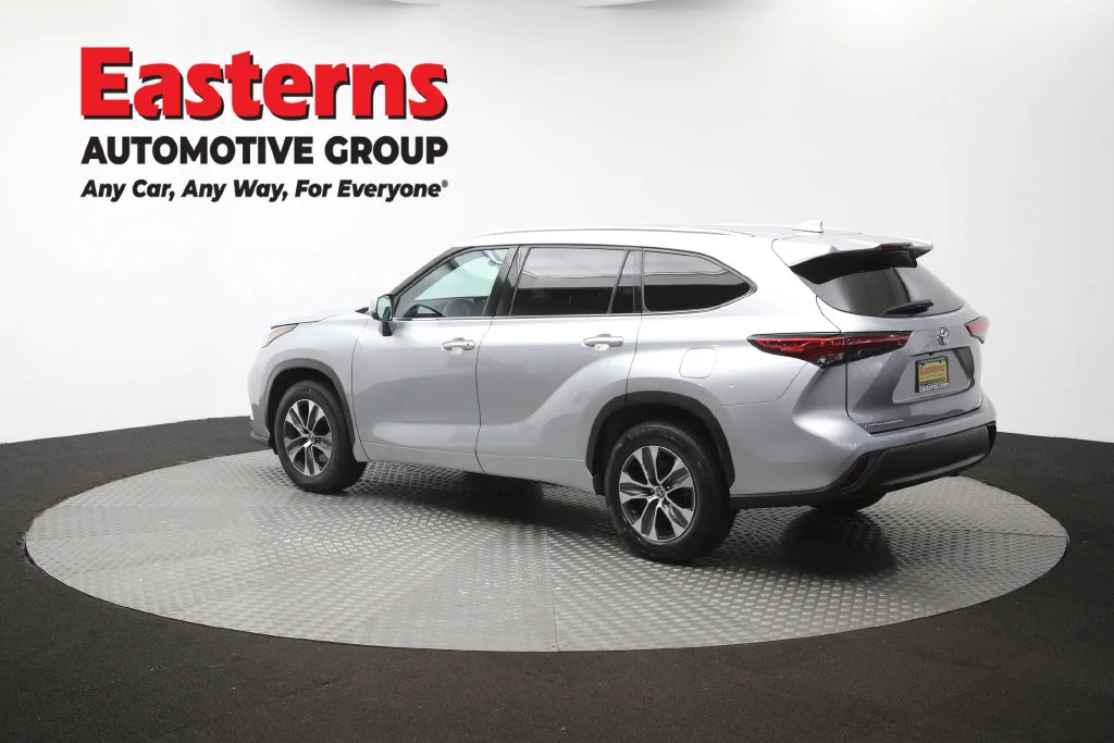 Used 2021 Silver Toyota XLE image 70