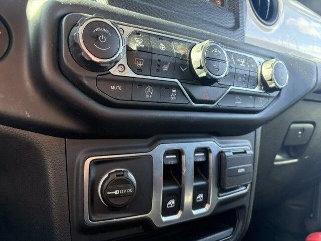 Used 2021 Sting-Gray Clearcoat Jeep Islander image 9