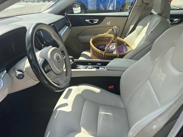 Used 2020 Pine Gray Metallic Volvo Momentum image 10