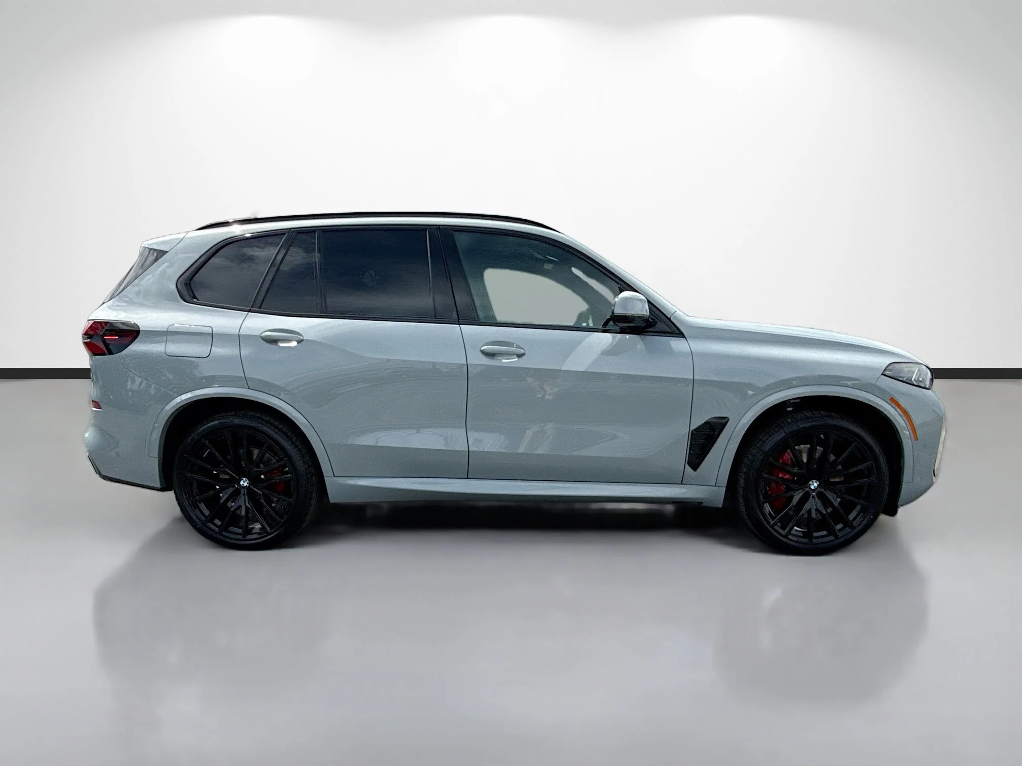 New 2026 Brooklyn Grey Metallic BMW sDrive40i image 2