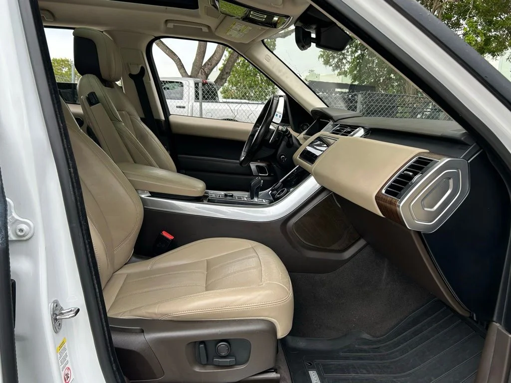 Used 2021 White Land Rover HSE Silver Edition image 45
