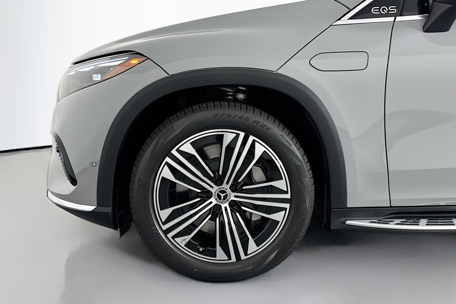 New 2026 MANUFAKTUR Alpine Grey Mercedes-Benz EQS 400 4MATIC® SUV image 10