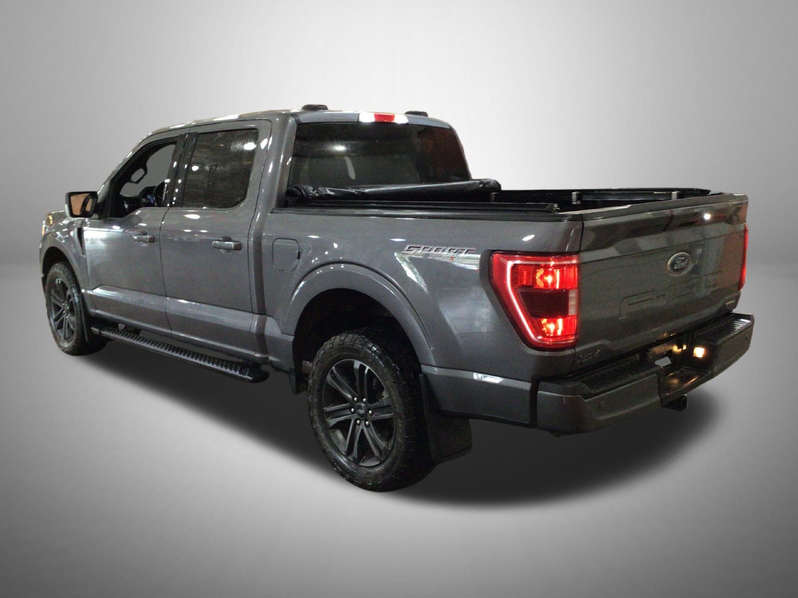 Used 2022 Gray Ford XLT image 2