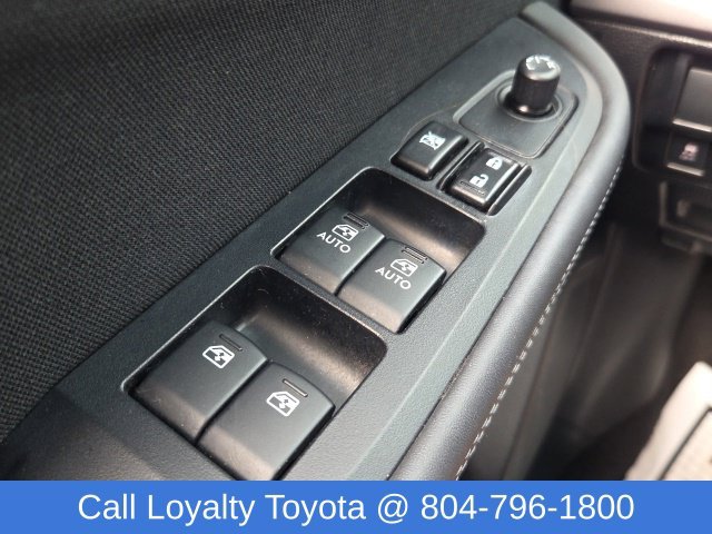 Used 2015 Silver Subaru 2.5i Premium image 19
