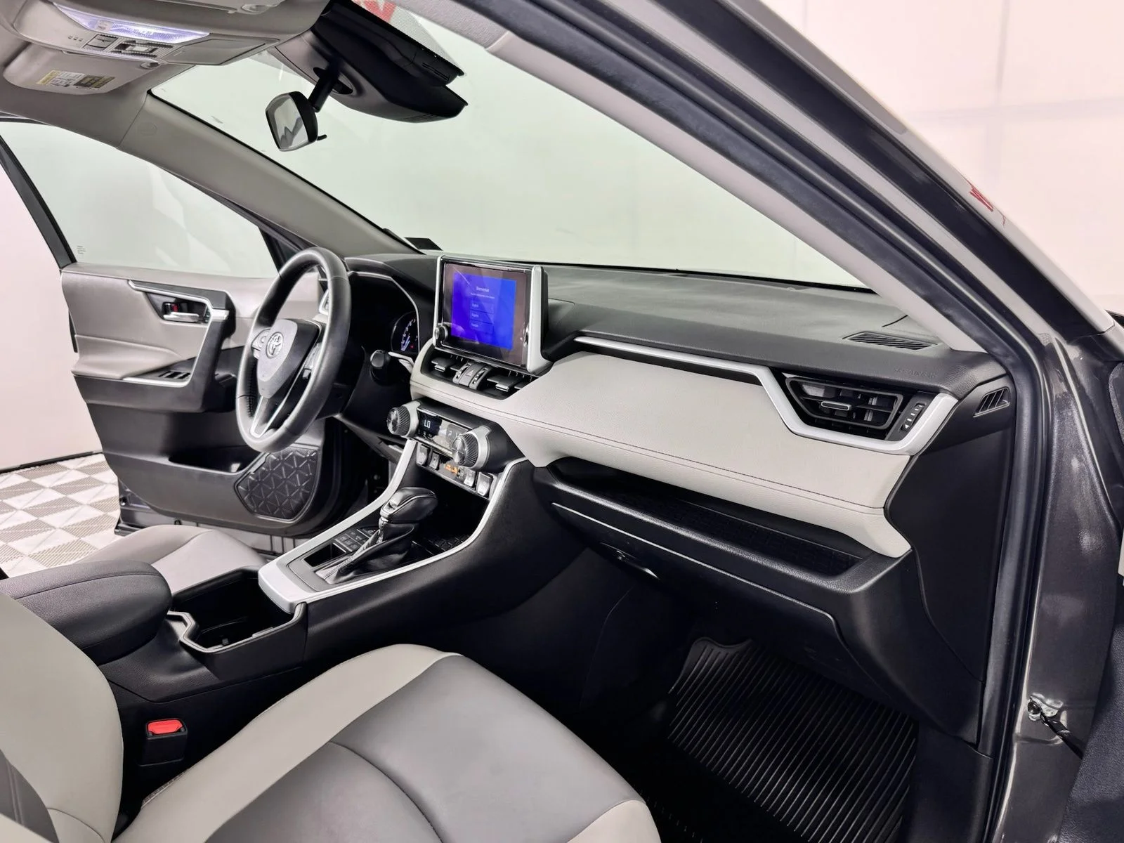 Used 2023 Gray Toyota XLE Premium image 26