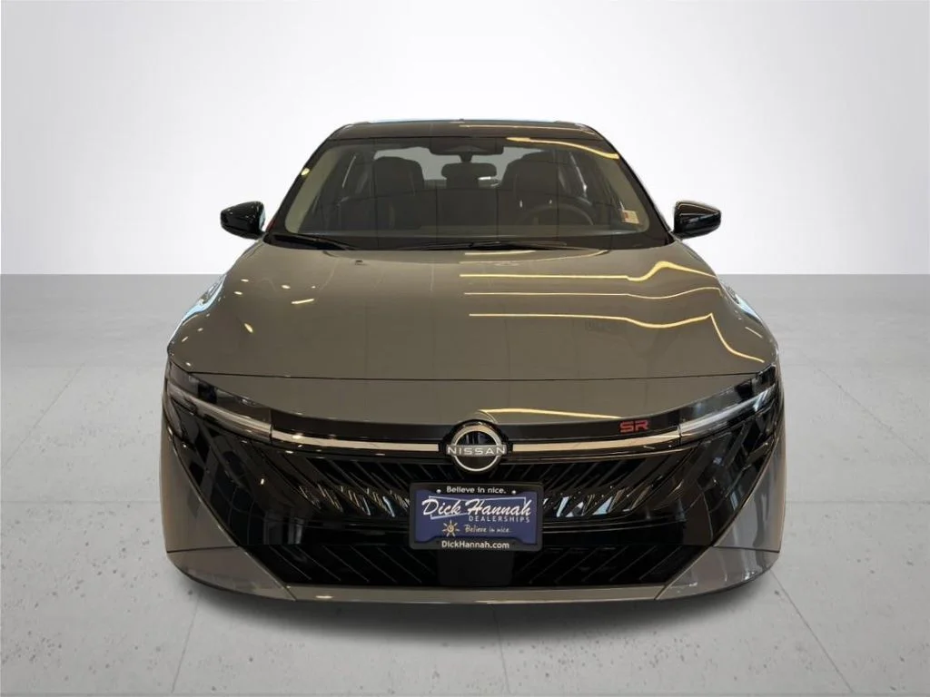 New 2026 Atlantic Gray Metallic / Super Black Two-tone Nissan SR image 3
