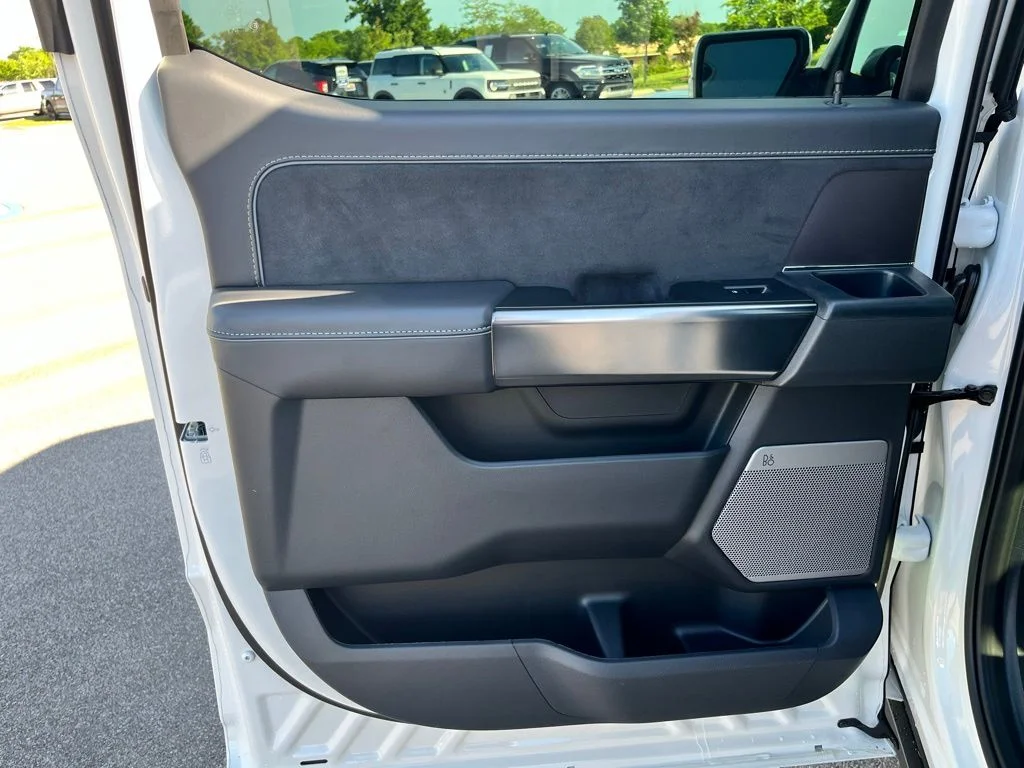 New 2026 White Ford Platinum image 13