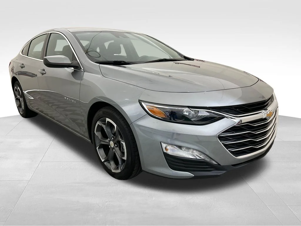 Used 2024 Gray Chevrolet LT image 7
