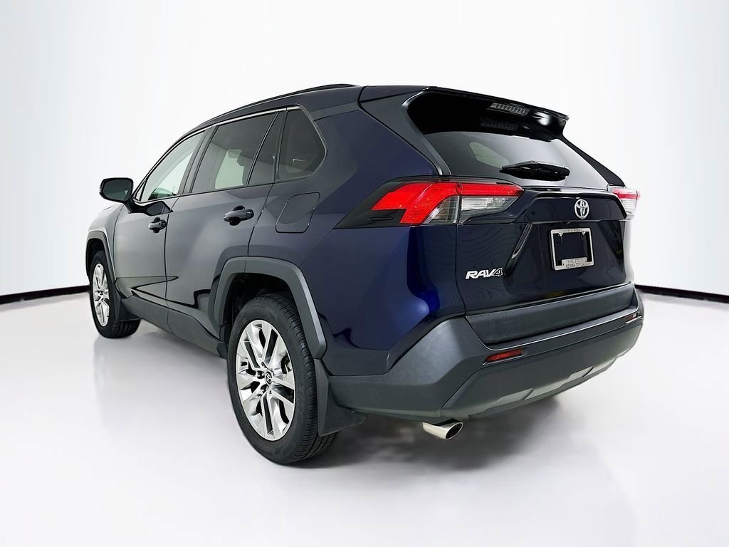 Used 2022 Blue Toyota XLE Premium image 29