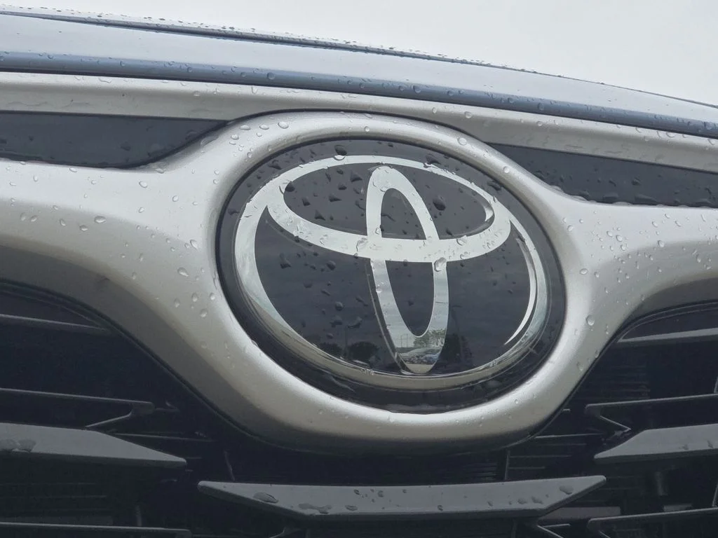 Used 2024  Toyota XLE image 35