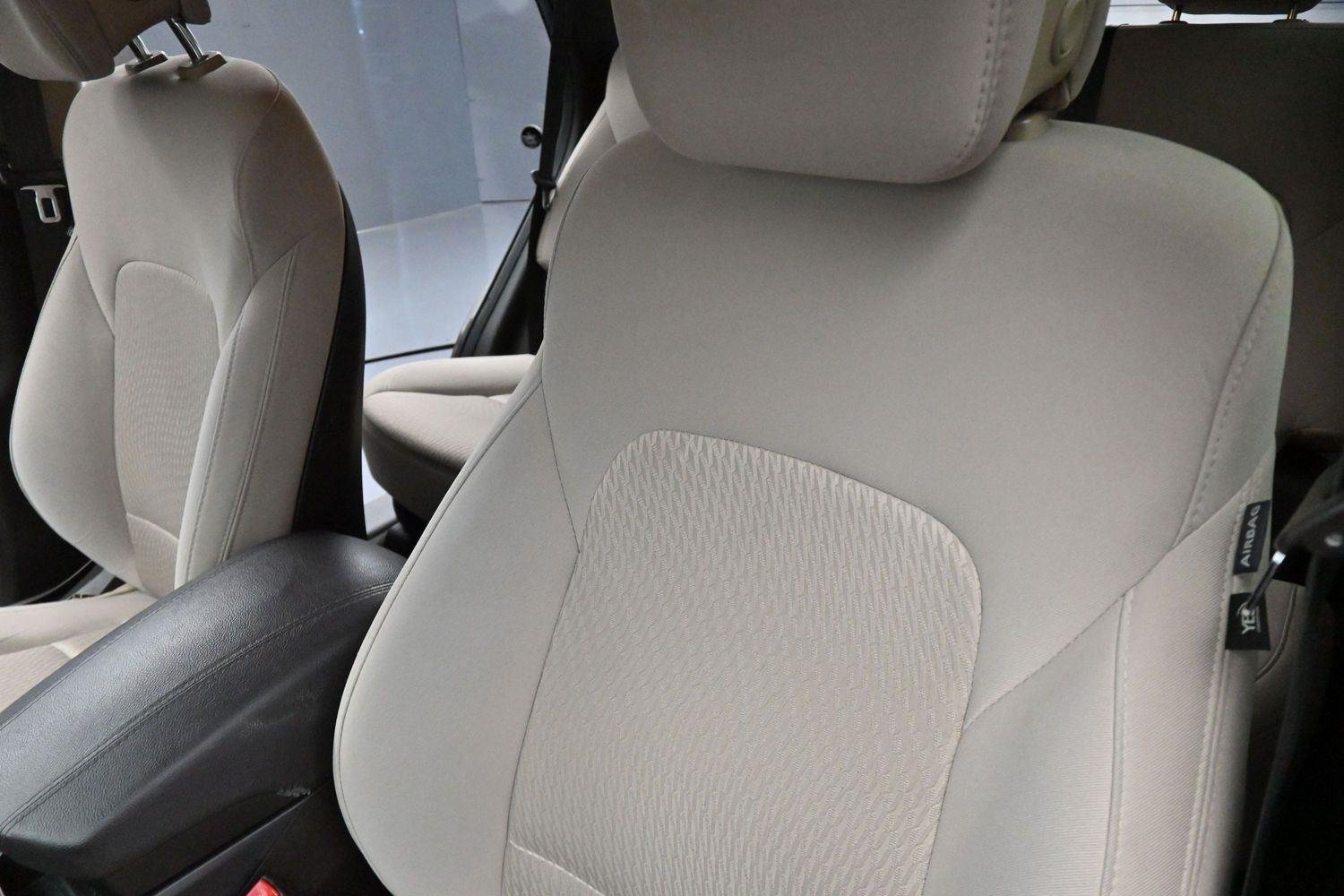 Used 2013 Cabo Bronze Hyundai Sport image 13