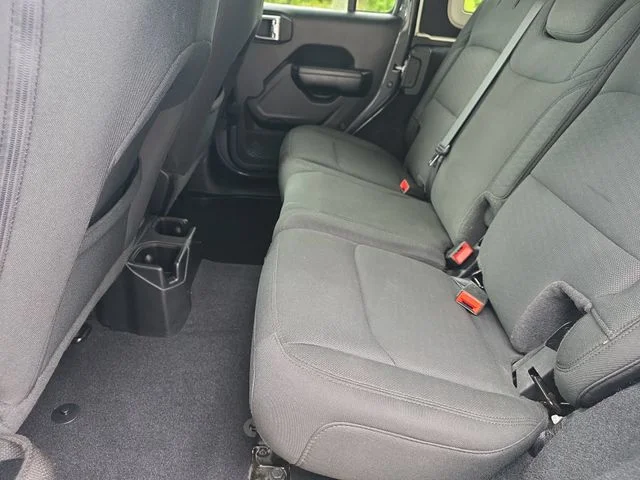 Used 2020 Gray Jeep Unlimited Sport Altitude image 14