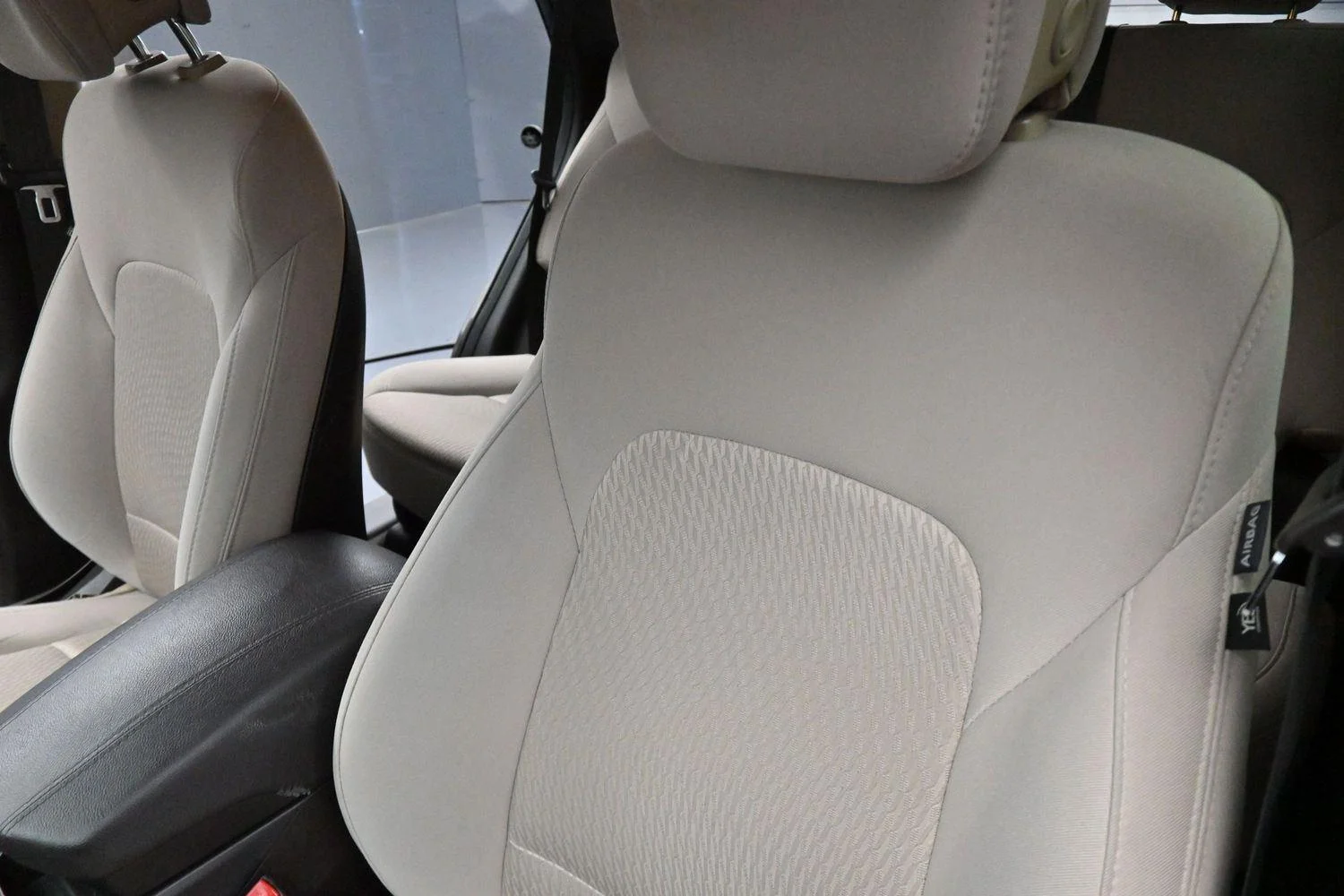 Used 2013 Cabo Bronze Hyundai Sport image 13